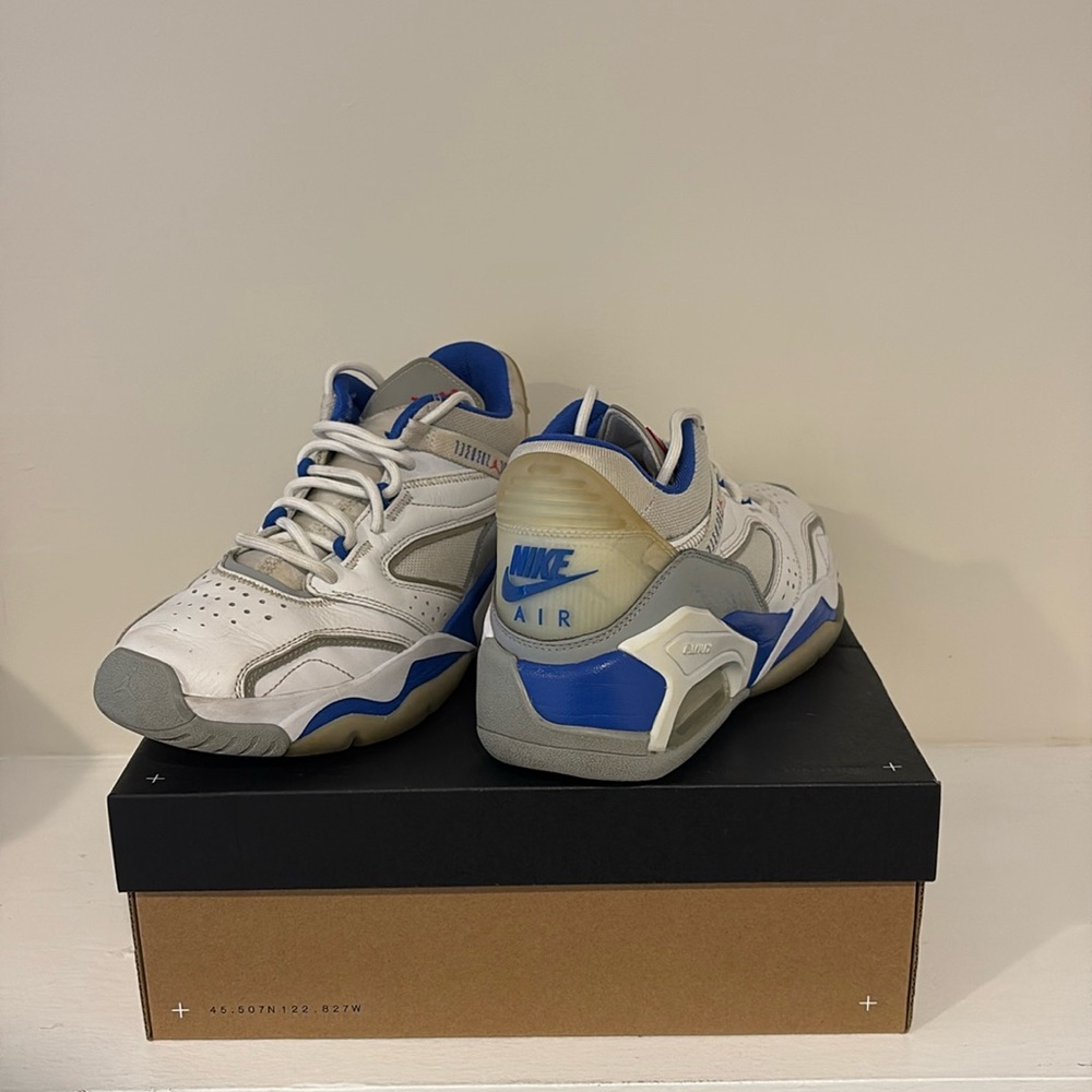 Jordan Point Lane - White/Hyper Royal